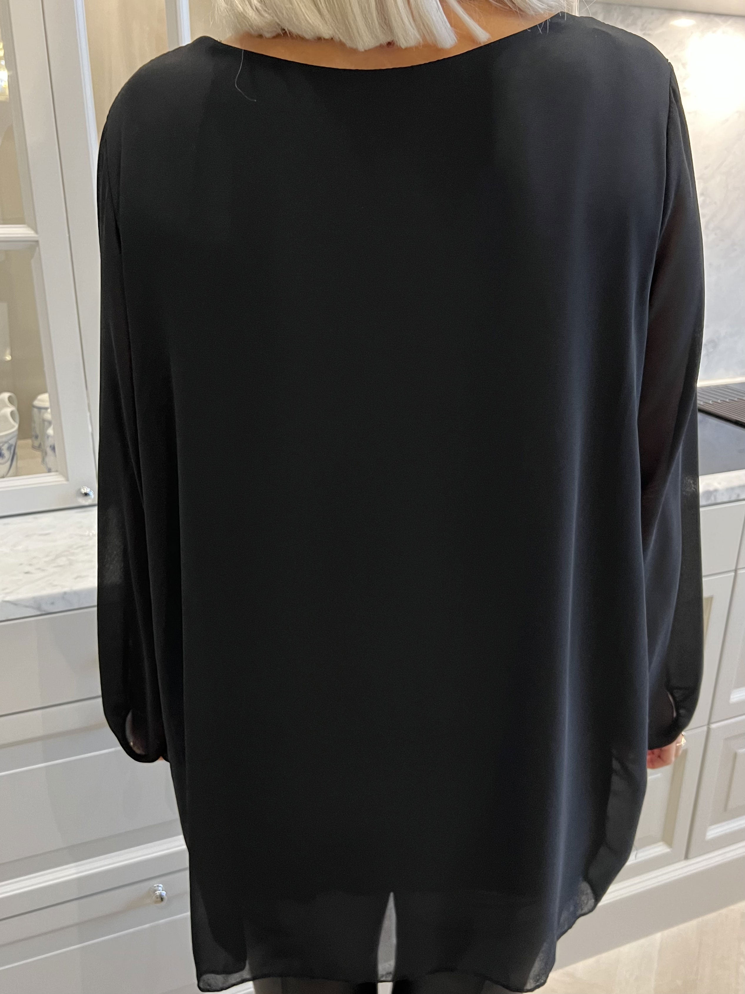 Amani - Fin tunika i chiffon med pailletter